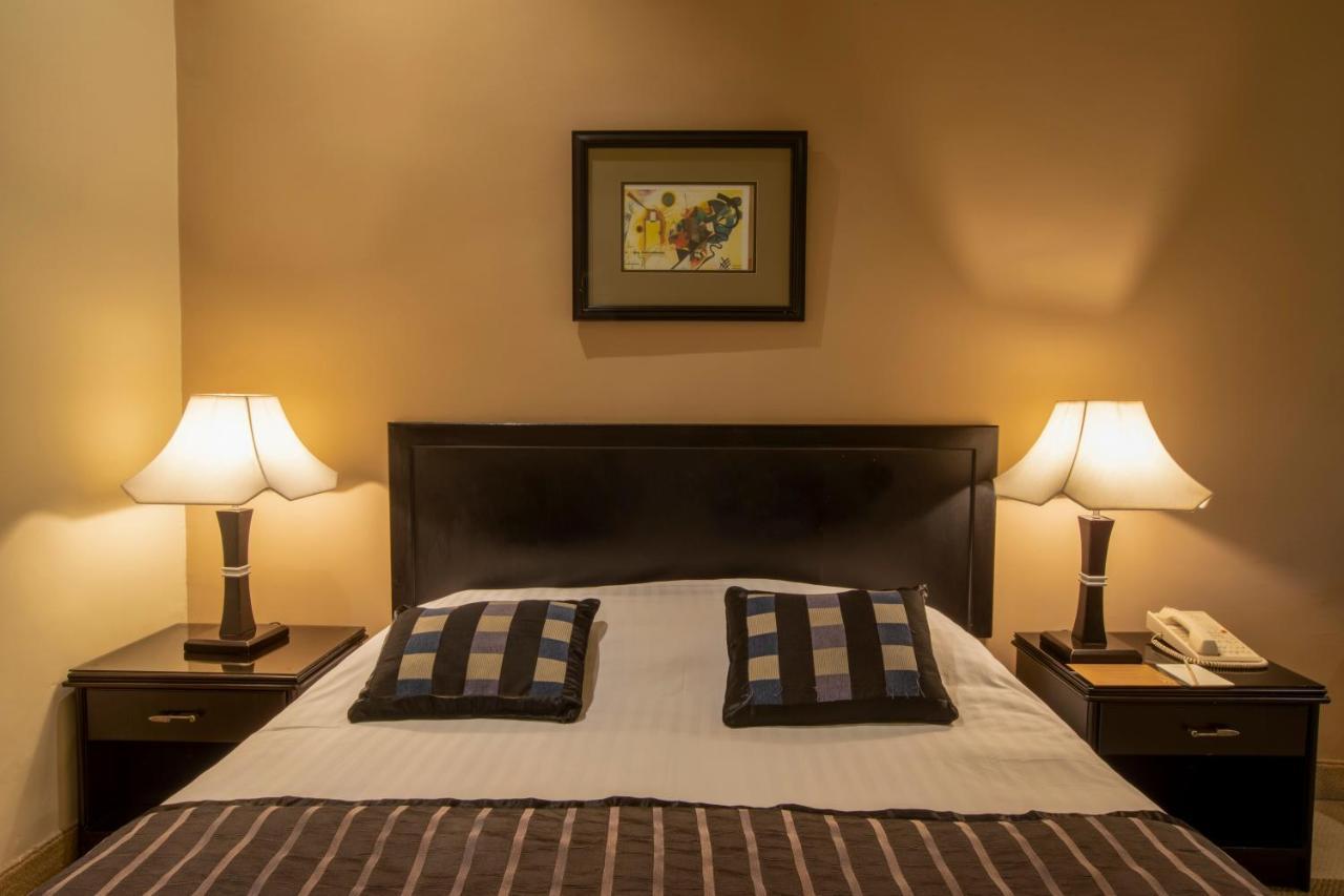 Century Park Hotel Амман Экстерьер фото