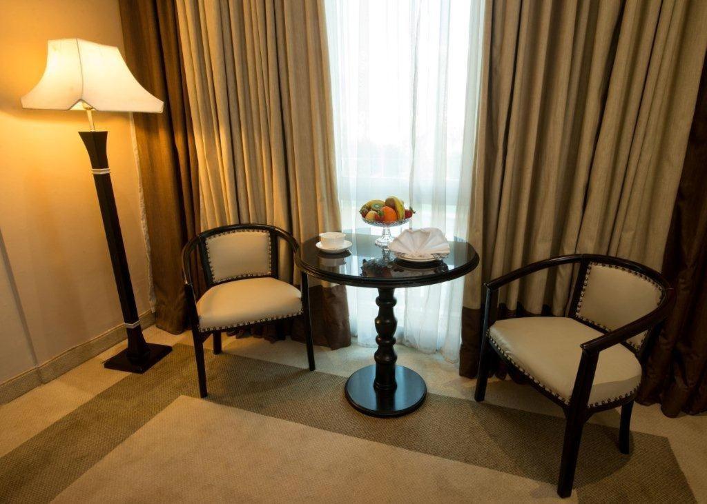 Century Park Hotel Амман Экстерьер фото