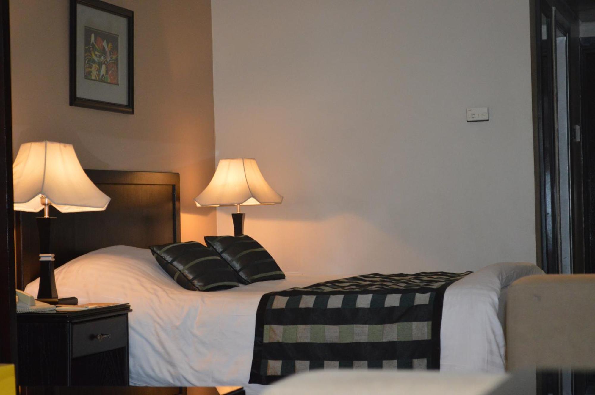 Century Park Hotel Амман Экстерьер фото