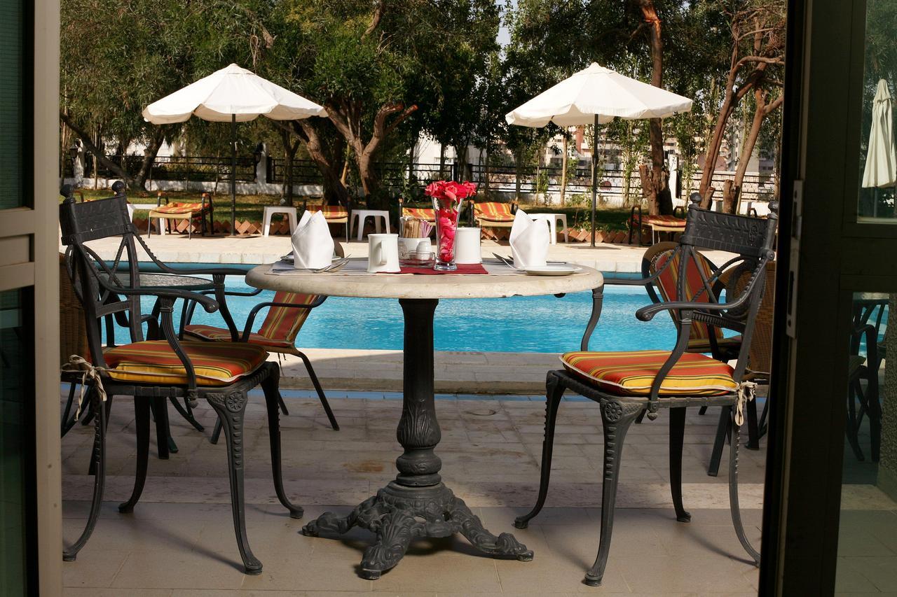 Century Park Hotel Амман Экстерьер фото