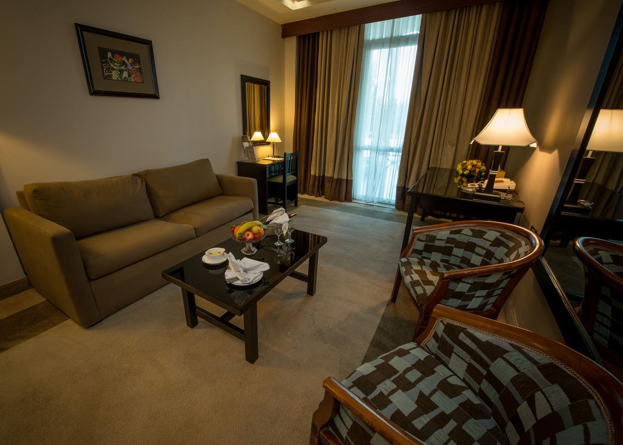 Century Park Hotel Амман Экстерьер фото