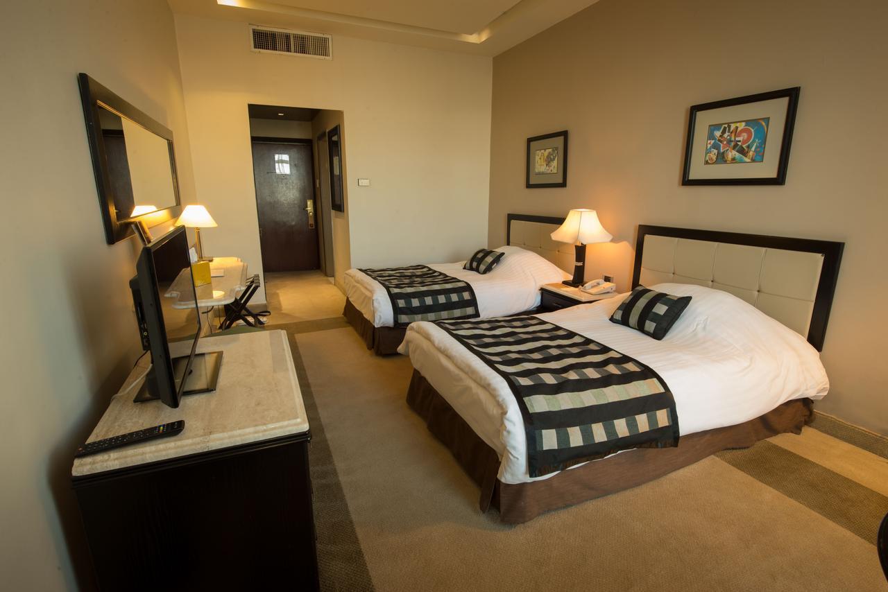 Century Park Hotel Амман Экстерьер фото