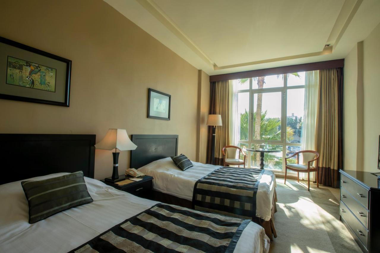 Century Park Hotel Амман Экстерьер фото