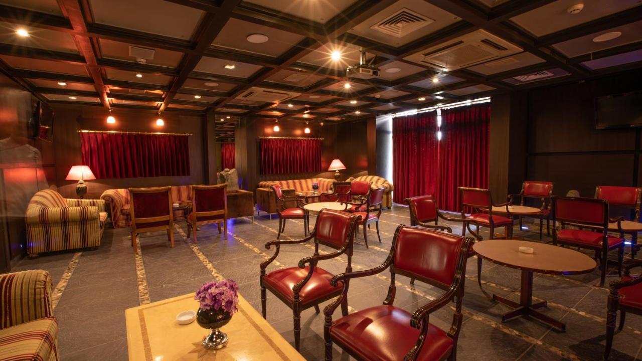 Century Park Hotel Амман Экстерьер фото